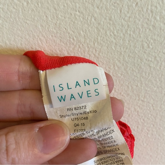 Island Waves Coral Tankini Top - Picture 2 of 5